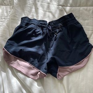 Lululemon Reversible Tracker Shorts, 4”, Size 8.
